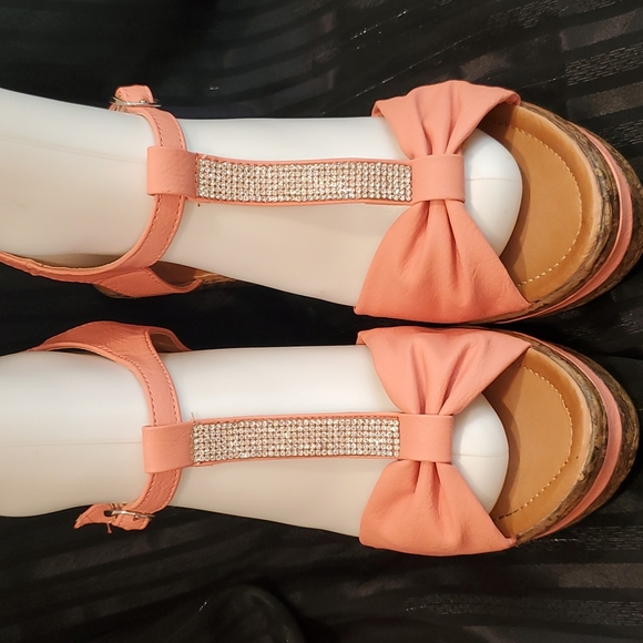 Belle Marie Coral Rhinestone 4" Wedge Sandal, sz 8.5 - Picture 5 of 10